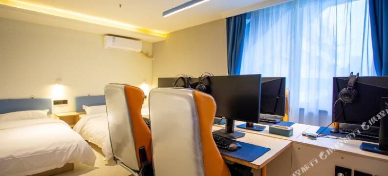 南逸电竞酒店(上海奉贤南桥店)图片