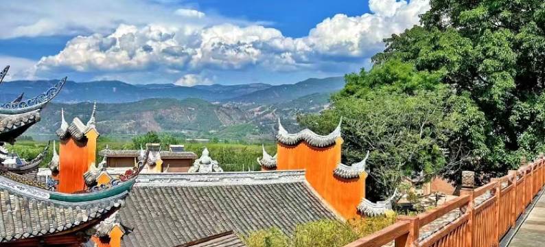 云里﹒凡尘精品民宿(大石板古村店)图片