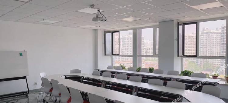 艺龙安云酒店夏忆栈(秦皇岛火车站人民广场店)图片