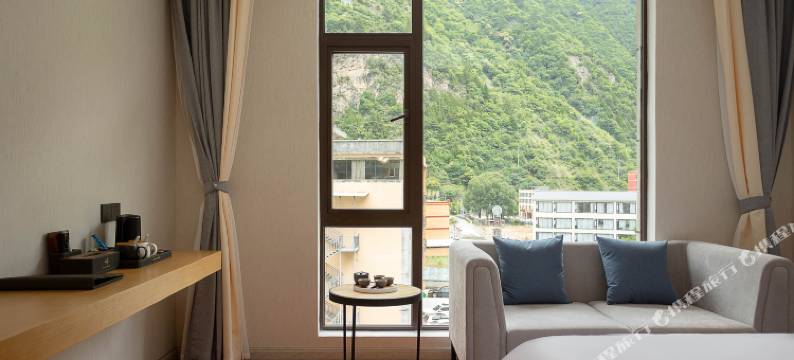 理县绿水青山酒店(毕棚沟景区理小路店)图片