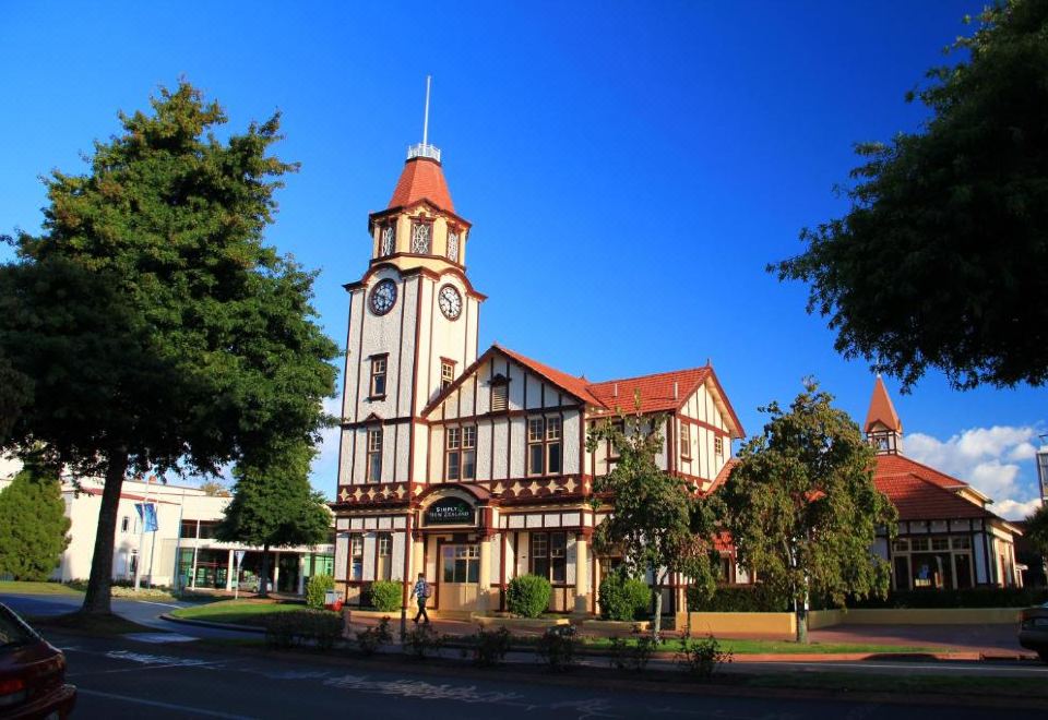 Golden Glow MotelHotel Overview