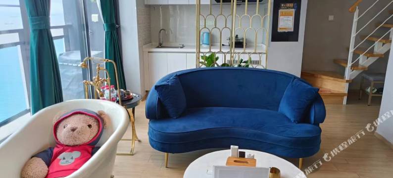 鸣宿精品loft海景公寓(海口湾店)图片