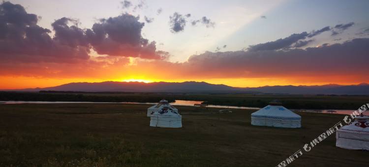 昭苏湿地公园天马浴河野奢营地图片