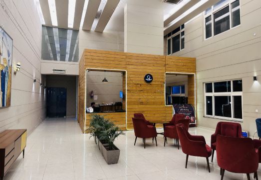 Buddies Home Hotel Overview