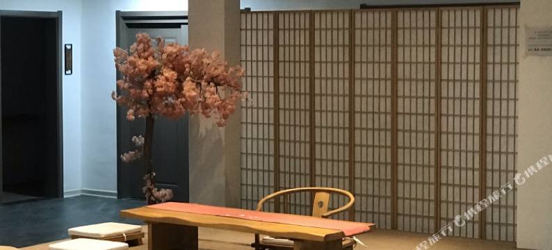 茶卡镜上小憩民宿图片