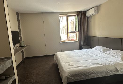 Hongfu Business Rooms Hotel Overview