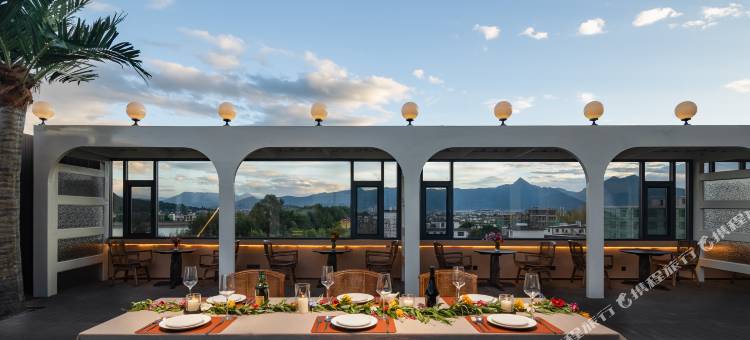 竹舟雪山度假酒店(丽江古城区清溪公园店)图片