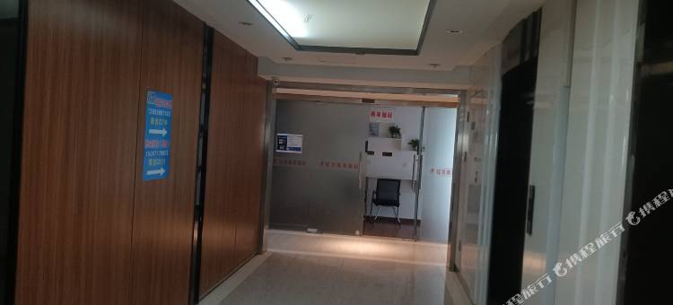 武汉红方青年旅社(武昌火车站店)图片