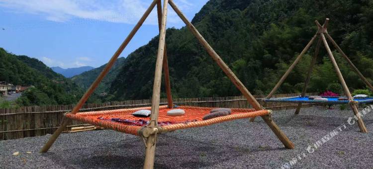 峨边一森一拾露营地图片