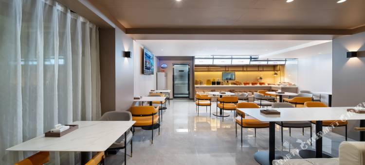 柏曼酒店(惠州西湖东站港惠购物中心店)图片