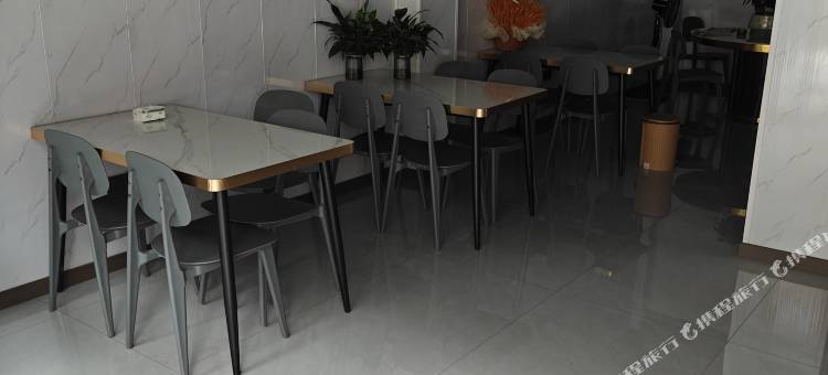 拾光·童年江景民宿(凤凰古城景区沱江店)图片