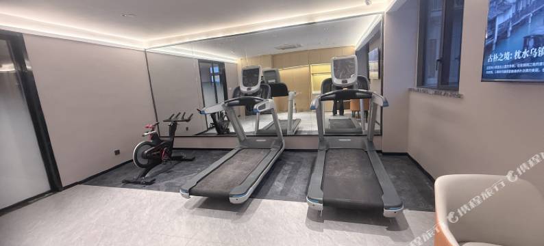 睿柏云酒店(芜湖湾沚区航空新城运动中心店)图片