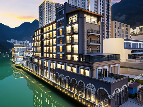 印象湖景酒店