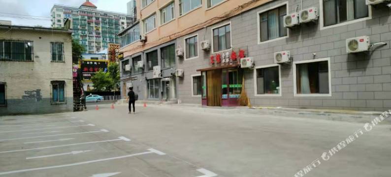 水岸旅馆(延吉网红墙水上市场店)图片