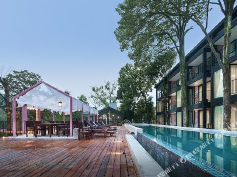 山中来信阳明湖畔民宿上犹店