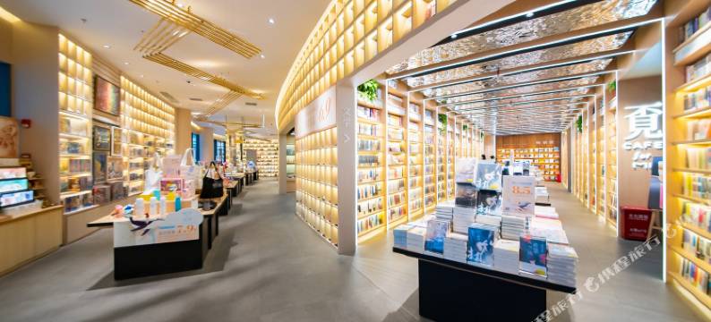 深圳顽家竞界电竞公寓图片