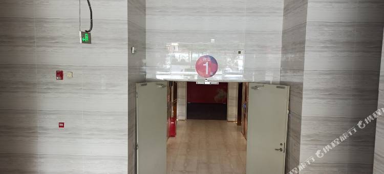 艺宿·家酒店公寓(南海体育中心长华国际店)图片