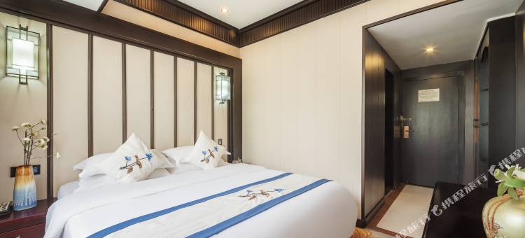 峨眉山鸿坤酒店(峨眉高铁站旅游博览交易中心店)图片