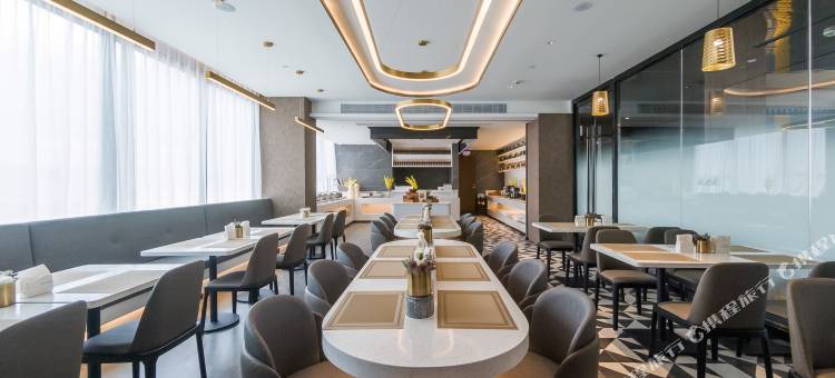 如家精选酒店(上海新国际博览中心世博园区高科西路地铁站店)图片