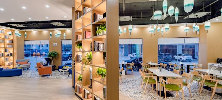 鹿鸣智慧酒店(邓州广亿不夜城店)图片