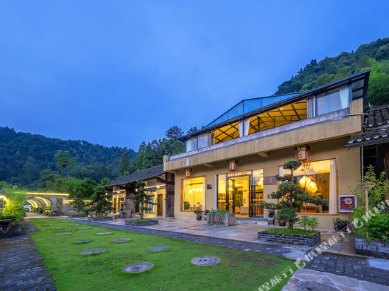 川上语·梵静山舍民宿