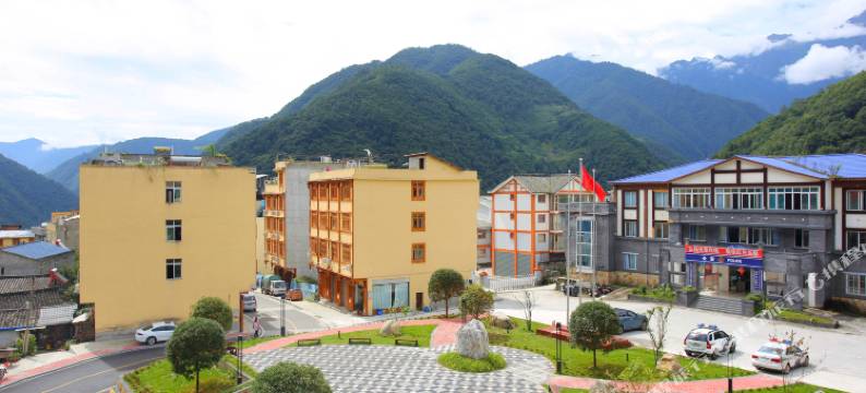 玛吉阿妈民宿(海螺沟店)图片