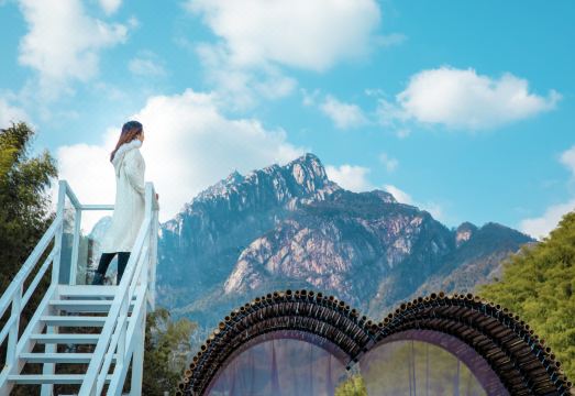 云慕山·智能设计师民宿（黄山风景区汤口南大门店）外景图