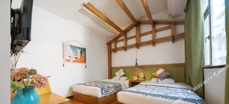 张家界指南针精品客栈(天门山索道店)图片