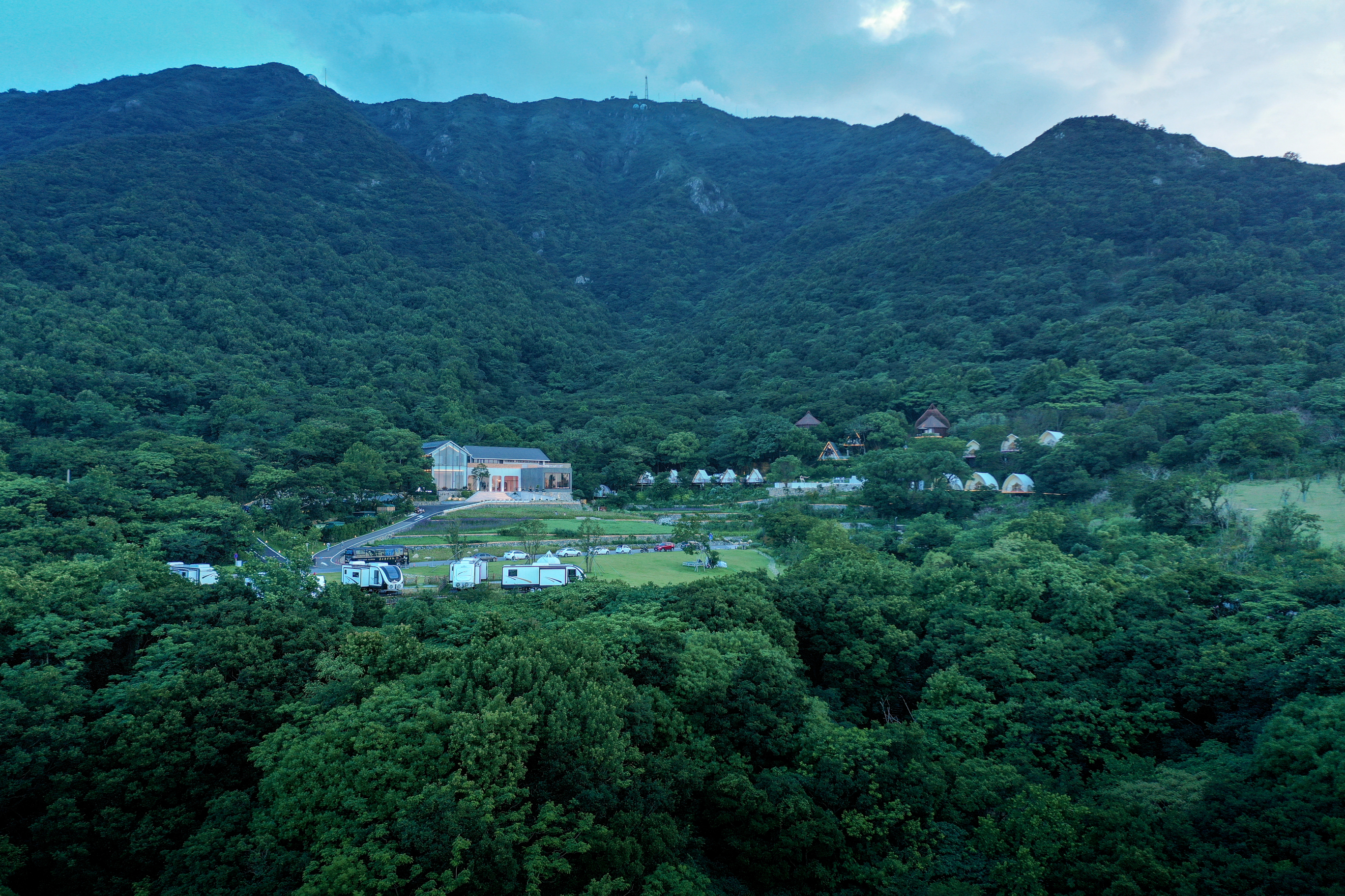 Zhoushan Zhenlong Qingshizi Holiday ManorHotel Overview