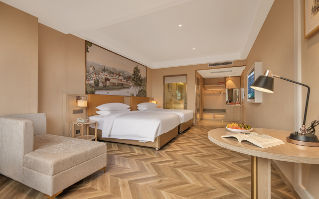 Vienna Hotel (Zhenxiong Street Xinhuayuan Branch) Over view