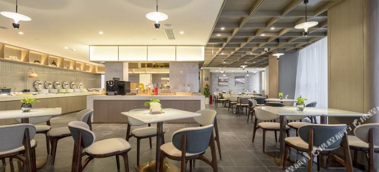 嘉兴中山路江南摩尔亚朵酒店图片