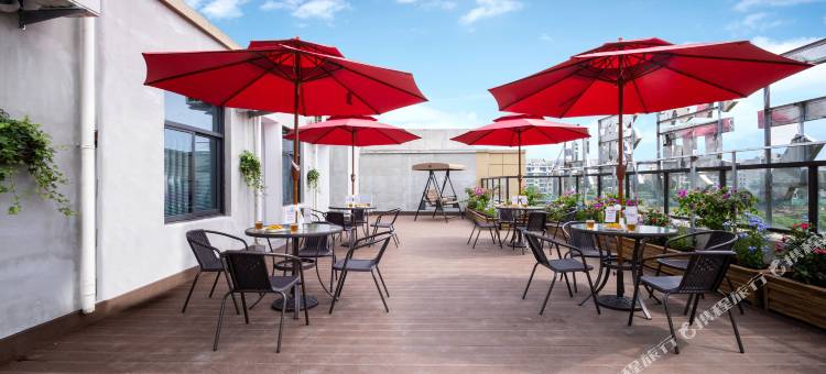 铂豪云筑酒店(大堰河街地铁站万达广场店)图片