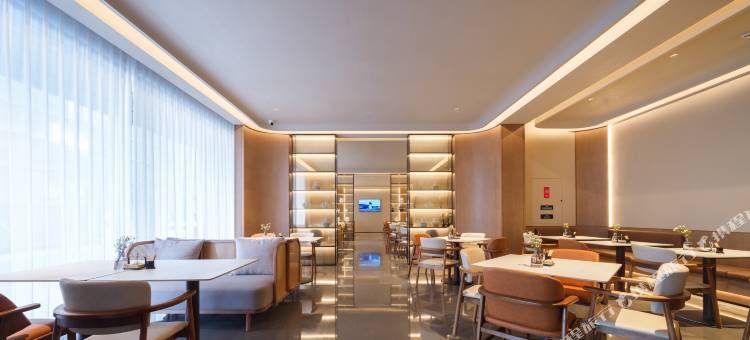 丹东火车站鸭绿江断桥亚朵酒店图片