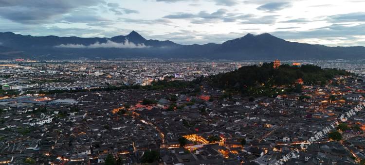 桃源居·日照金山·狮子山全夜景·星空露台观景民宿(四方街店)图片