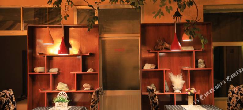 乌兰無舍(茶卡店)图片