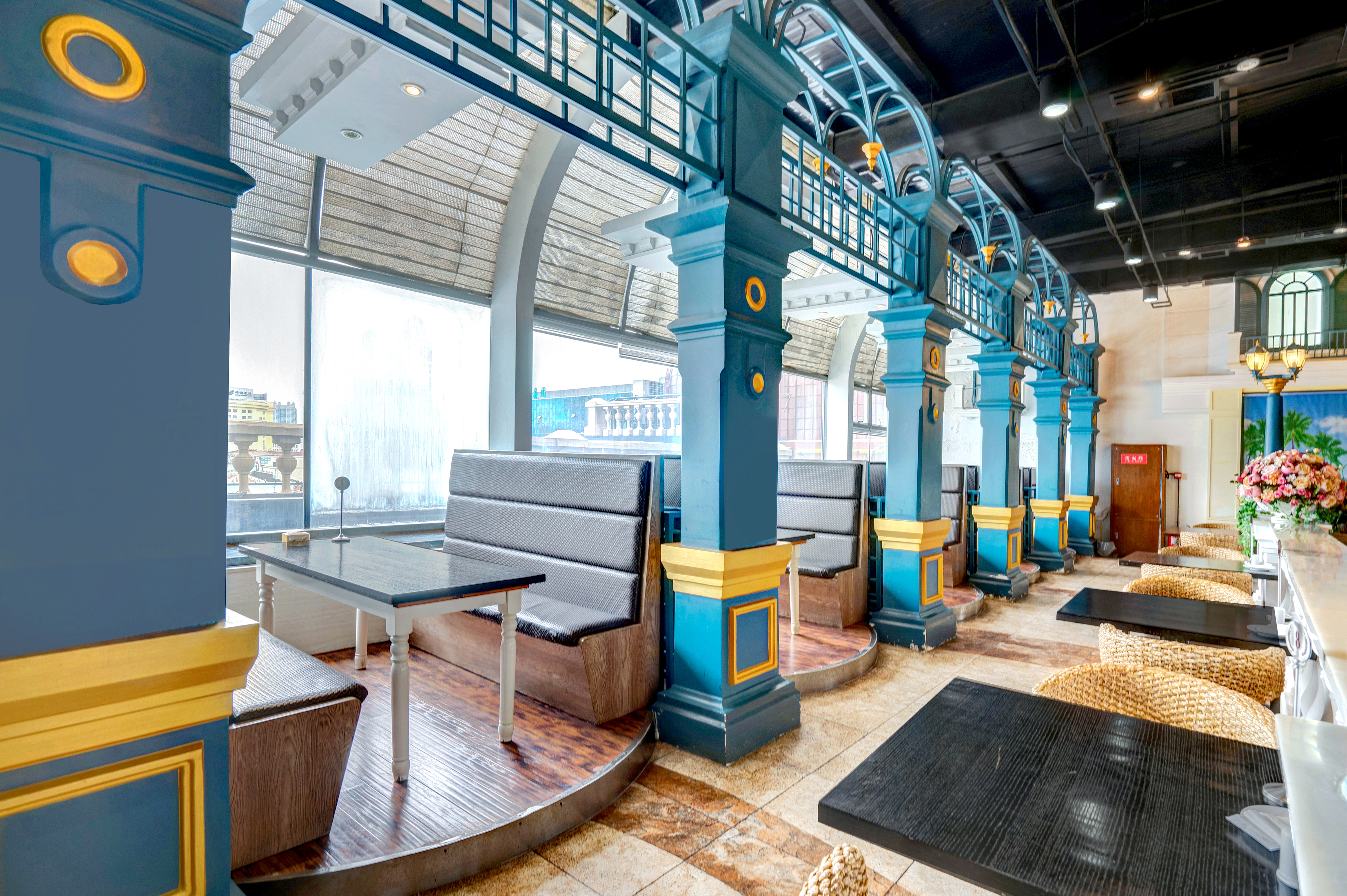 Manhattan HotelOver view