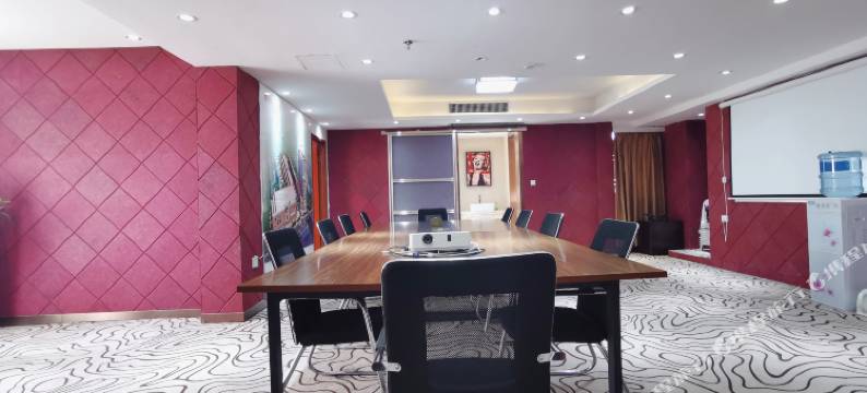 云顶和心酒店(驻马店火车站店)图片