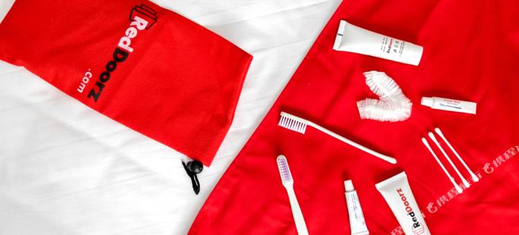 红多兹伊斯兰酒店-近贾蒂桑普纳医院(RedDoorz Syariah Near Jatisampurna Hospital)图片