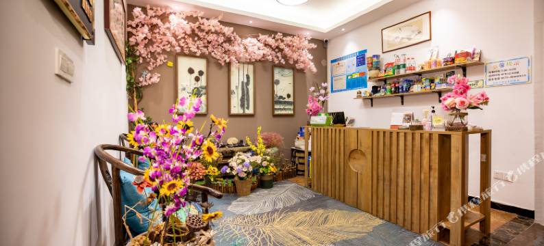 花畔山居(老君山景区云景索道店)图片