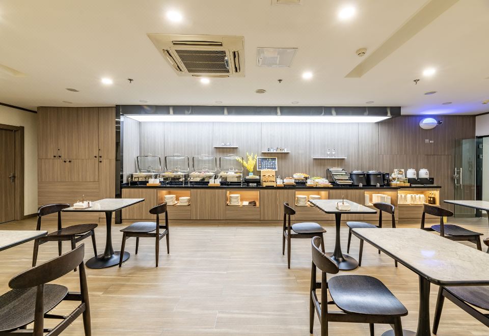 hongqijiechangyingdian Hotel Overview