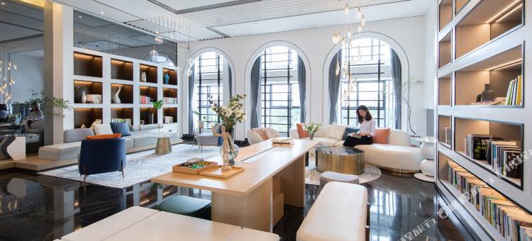 广州南站万科中心亚朵酒店图片