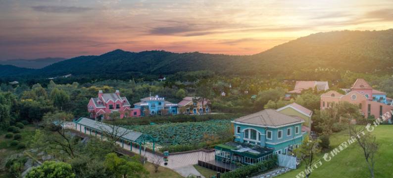 花谷奇缘荷棠民宿(茅山东方盐湖城店)图片
