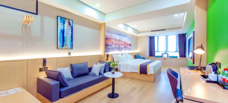 华岑轻奢酒店(重庆欢乐谷店)图片