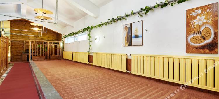 漫葡天沐养颜温泉酒店(看见贺兰演艺小镇镇北堡西部影城店)图片