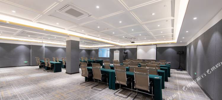 希岸Deluxe酒店(青岛啤酒街中山公园店)图片