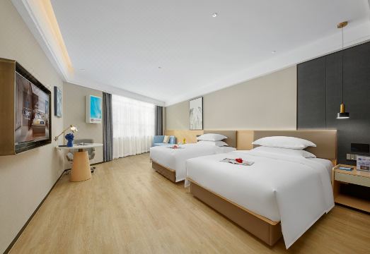 Fengyue Light Fashion Hotel (Guangzhou Baiyun Airport Renhe Metro Station Branch)Hotel Overview
