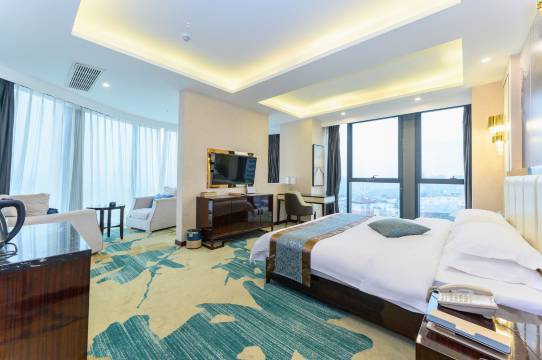 广安铂金酒店(思源广场市政府店)