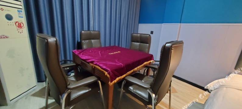 四海一家酒店(华中光彩大市场天润汽车城店)图片