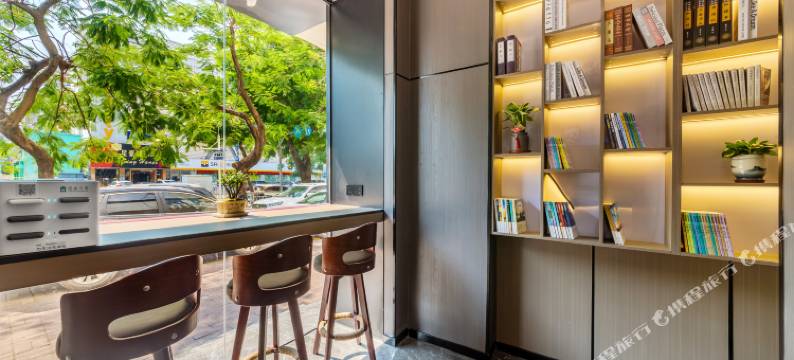 丽辰酒店(深圳宝安中心翻身地铁站店)图片