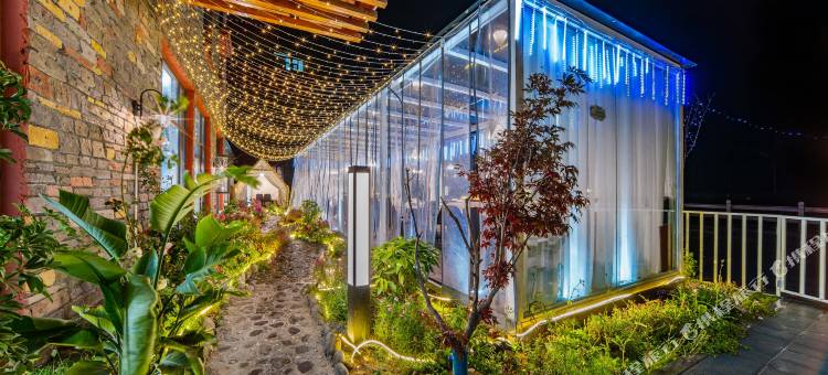 七摄藏乡酒店(康定新都桥摄影天堂小镇店)图片